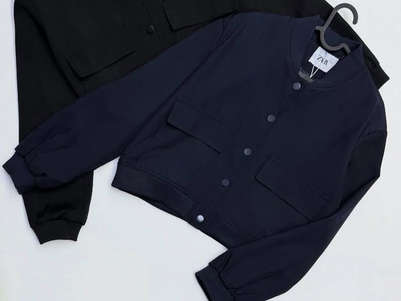 Продам бомбер новый