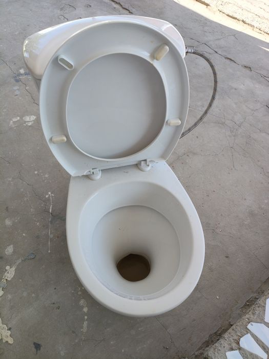 Продается унитаз