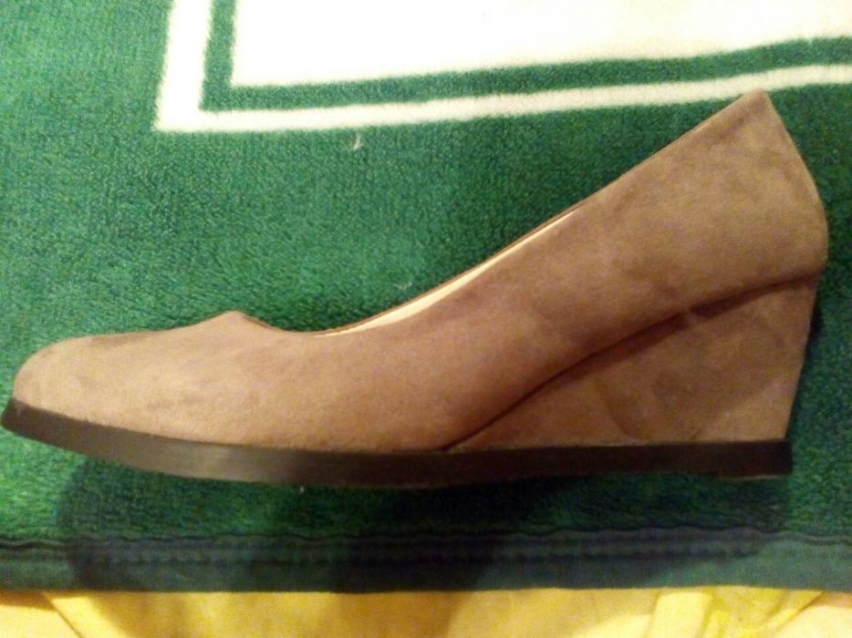 Красивые туфли продаем.