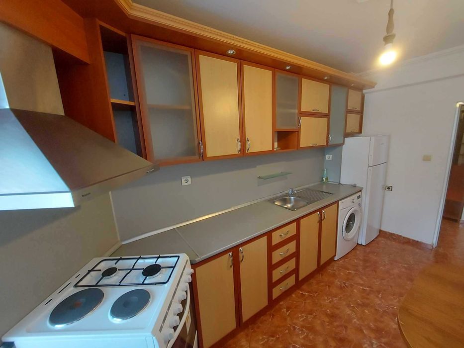 Дава се под наем Двустаен апартамент в Търговище, Център - 78 кв.м за 280.5 € - Снимка #1