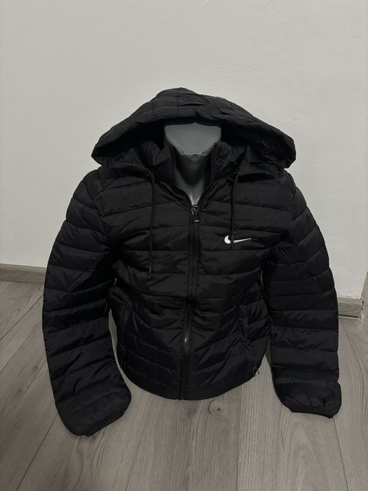 Geacă Nike – Toate Mărimile Disponibile