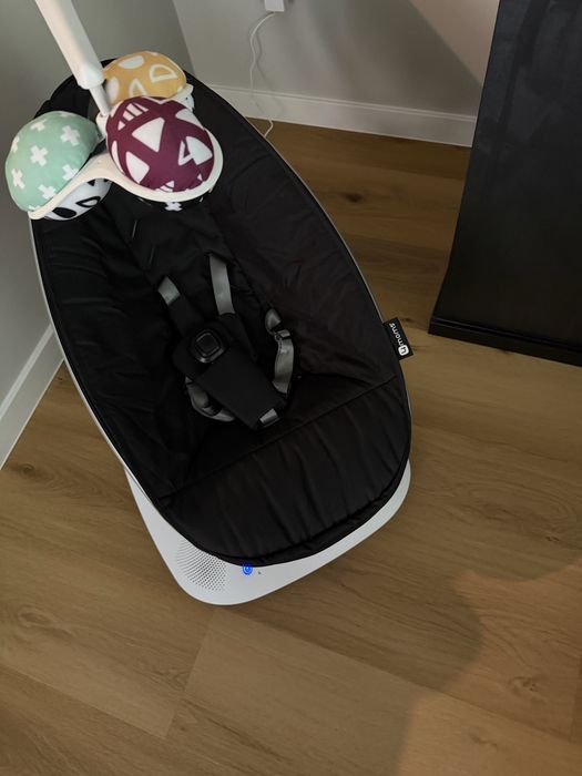 Електрическа бебешка люлка mamaRoo 5.0, черна