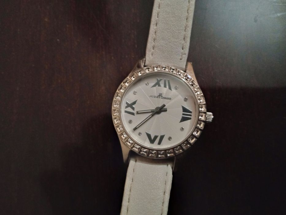 Часы женские Jacques LEMANS