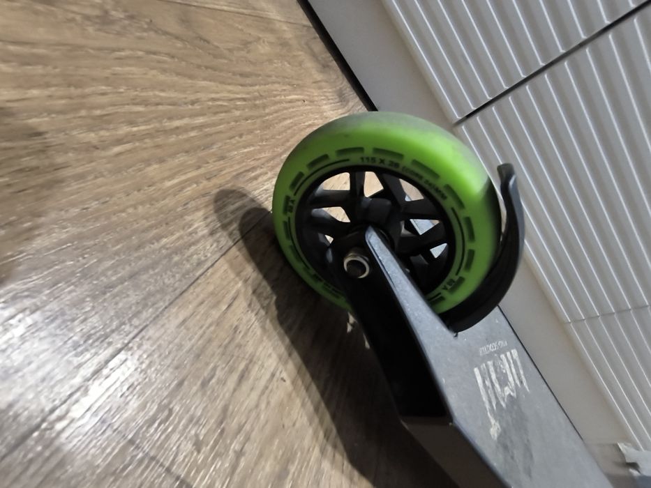 Продам трюковой самокат.