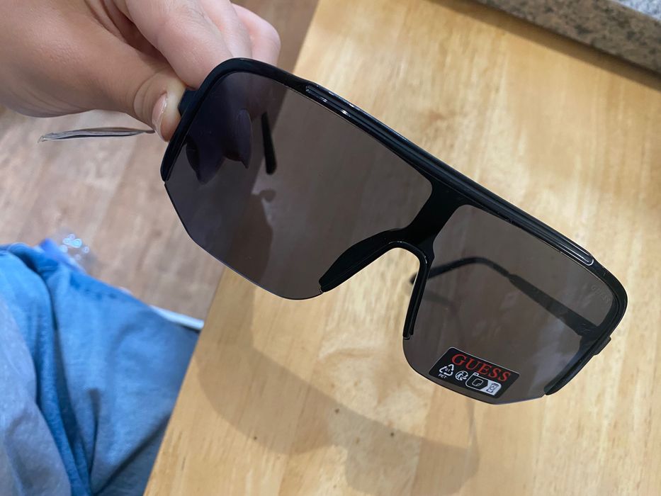 Слънчеви очила Guess