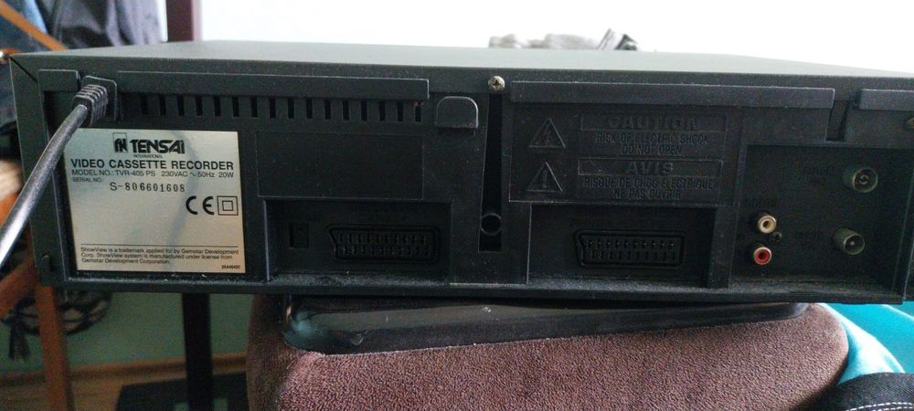 Видеоплеър TENSAI TRV 405PS работещ  стерео  без дистанционно.