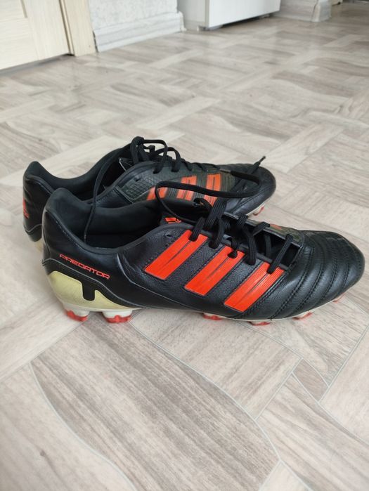 Бутсы футбольные