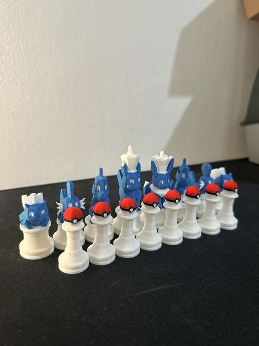 Pokémon Chess Set