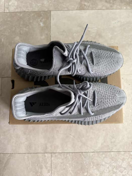 Yeezy Boost 350 V2