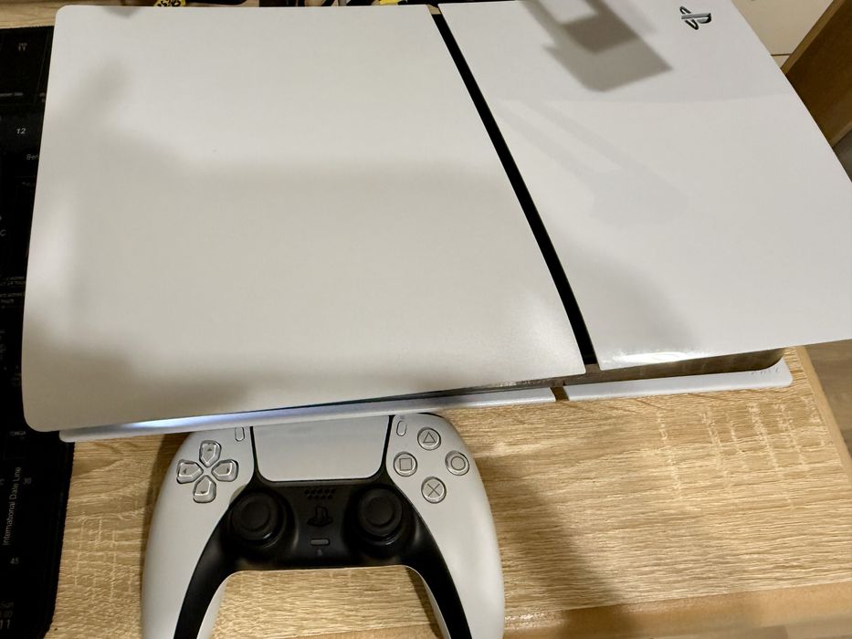 Конзола PlayStation 5 (Slim) Disc edition 1 TB - в гаранция