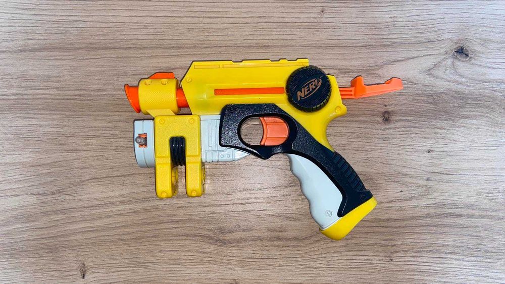 пистолети NERF различни видове