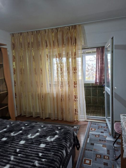 Inchiriez garsoniera