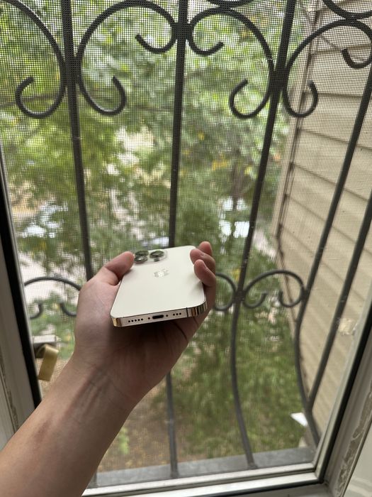 Продаю iPhone 13 Pro в отличном состояние