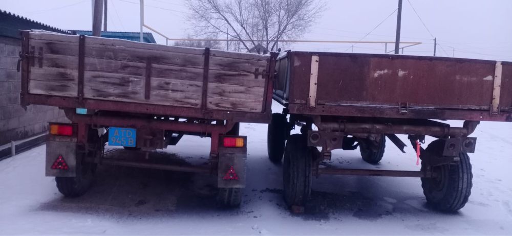 Продам трактор с телегами и плуг