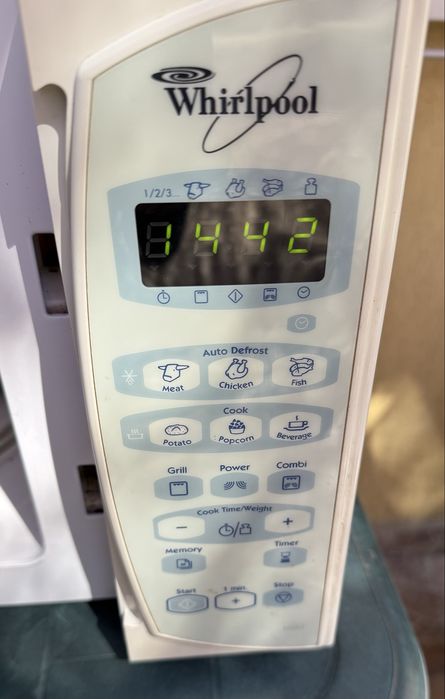 Cuptor cu microunde Whirlpool AVM 562 WP WH – alb, control digital, perfect funcțional