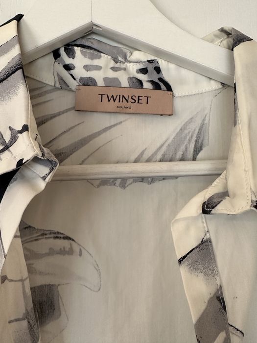 Twinset, self portrait