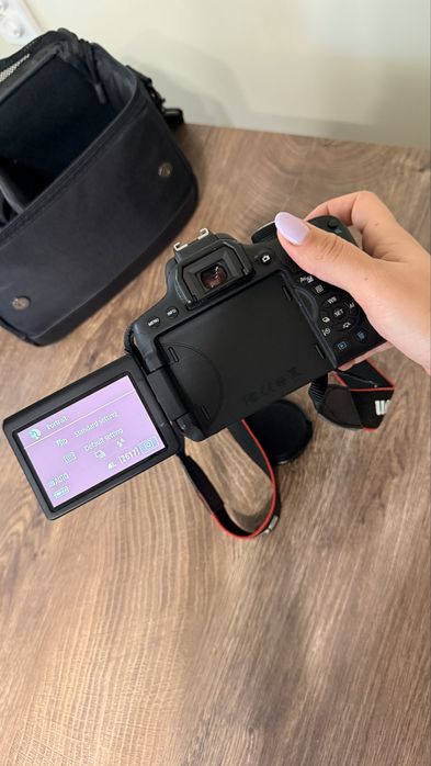 Canon 750D EOS (W)