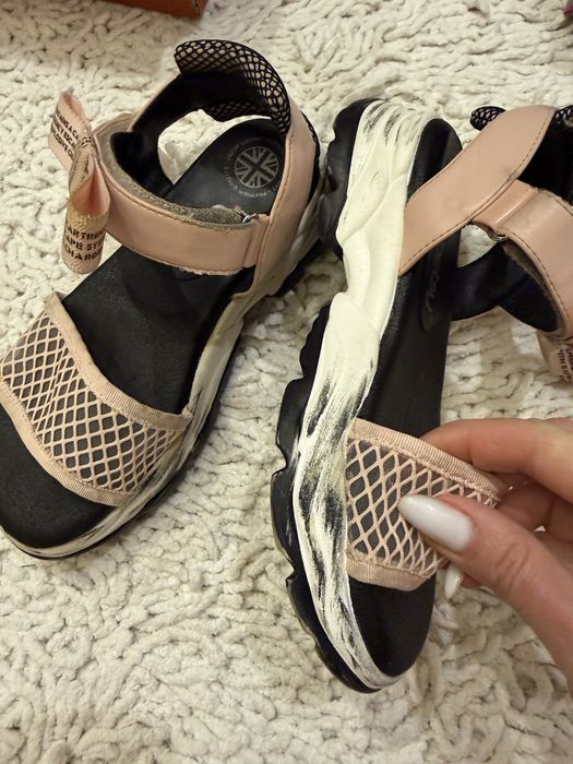 Детская обувь размер 33-34.