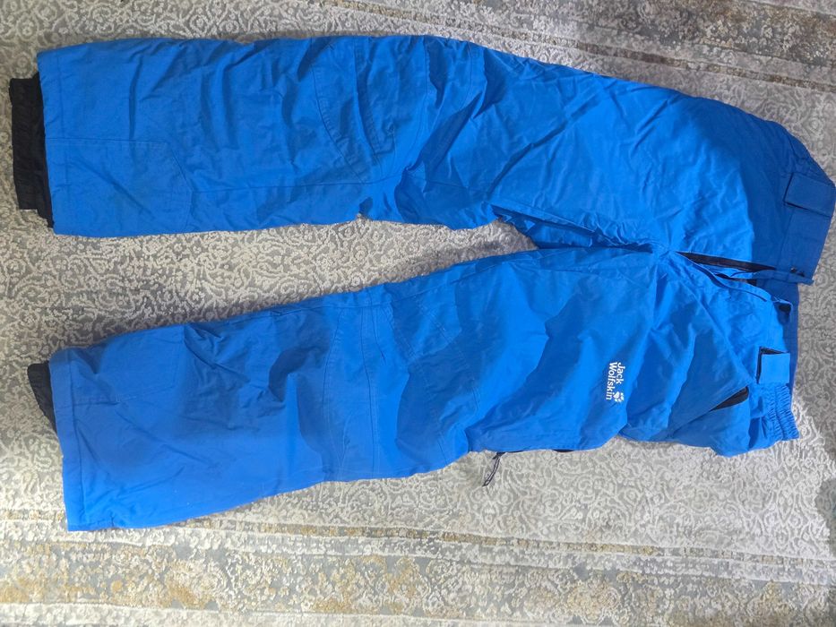 Продаю комбинезоны и куртки лыжные/сноуборд