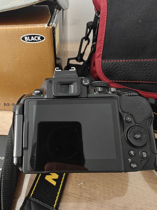Nikon D5300 body + geanta de transport