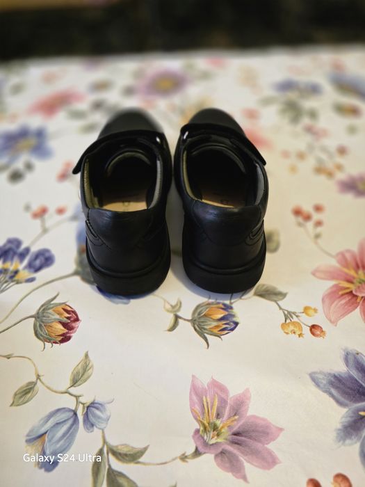 Продам туфли для мальчика