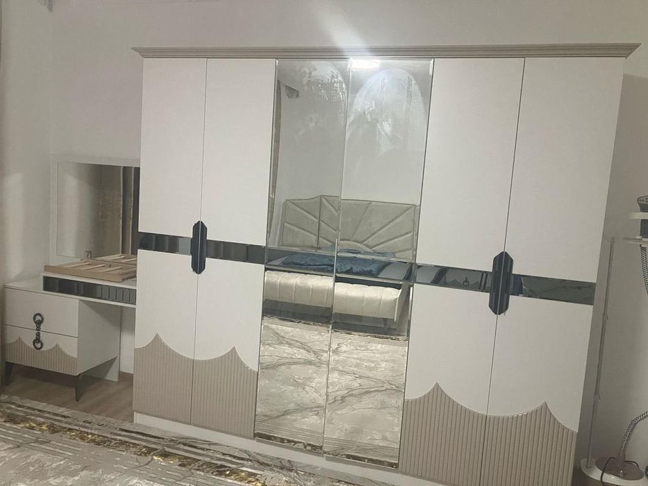 Спальный гарнитур