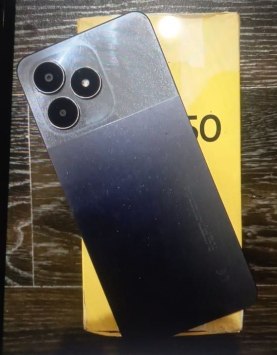 В продаже Realme Note 50.