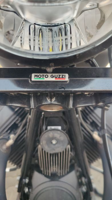 Moto guzzi V9 bobber centenario(2021)