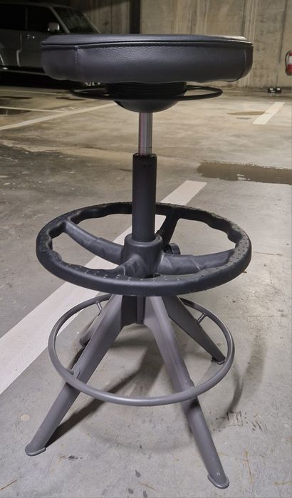 Scaune de bar rotative