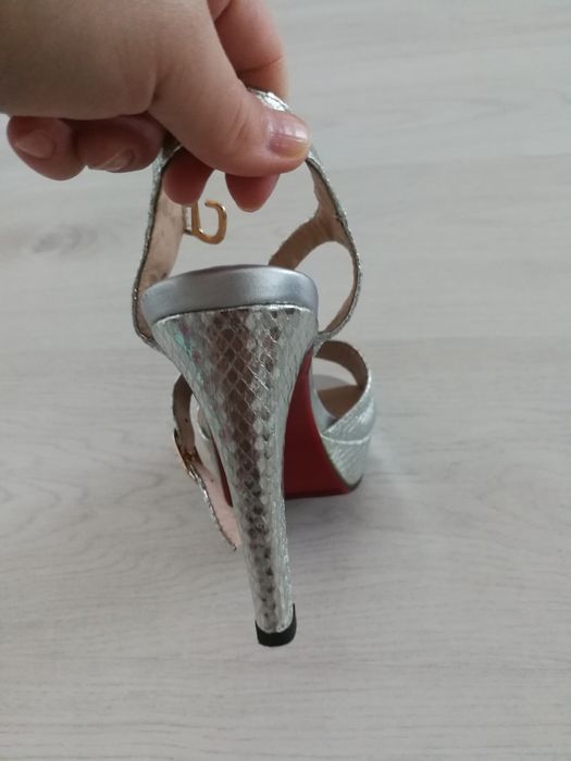 Продаются новые босоножки, очень удобные