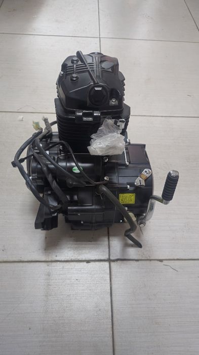 Двигатель на мотоцикл 200 куб.см