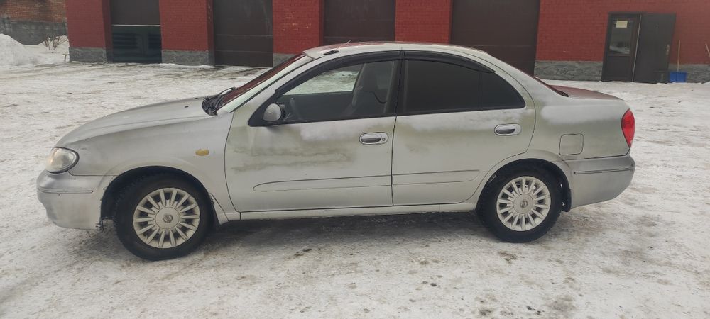 Автомобиль Ниссан Санни