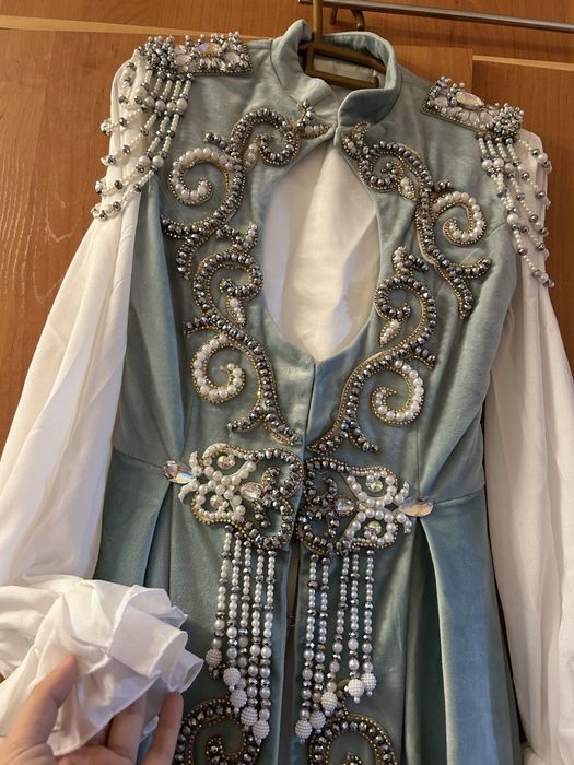 Платье на узату той