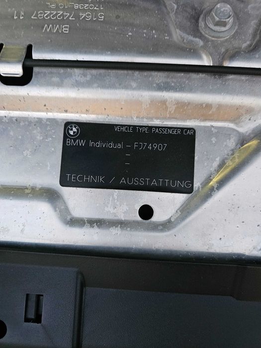 BMW 330e G20 INDIVIDUAL (piele albastra) 420cp FULL cu GESTURE CONTROL