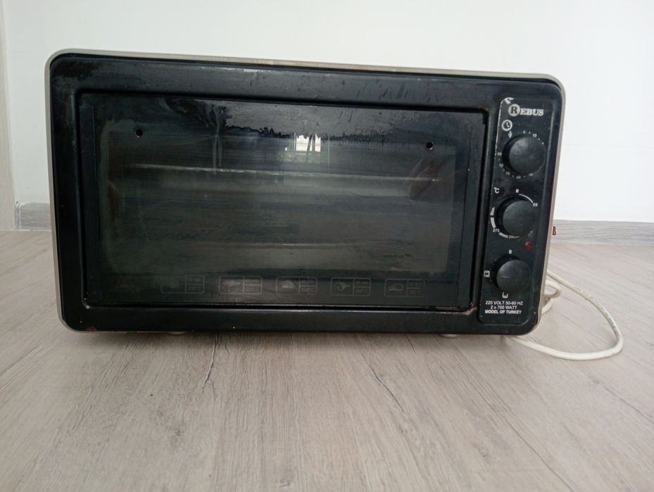 Продам духовку Rebus
