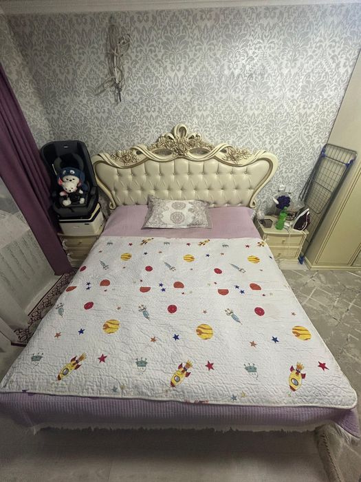 Продается спальный гарнитур