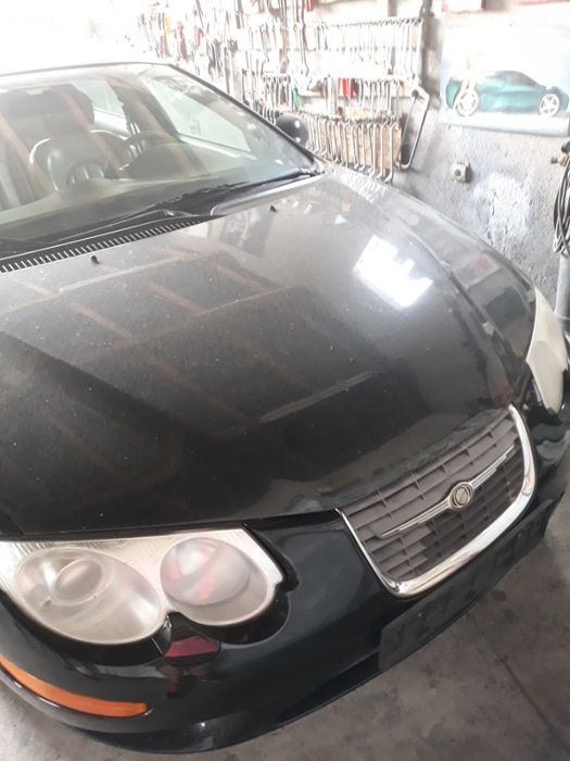 Продавам крайслер 300М на части