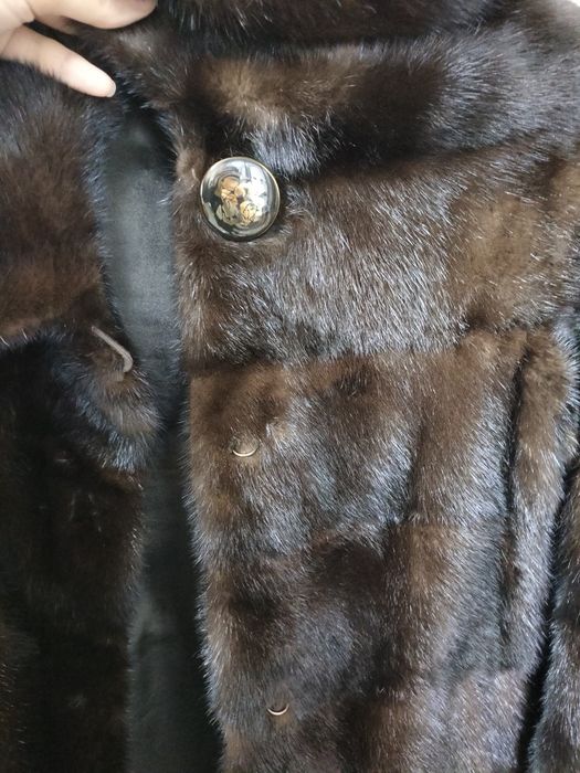 Продам норковую шубу
