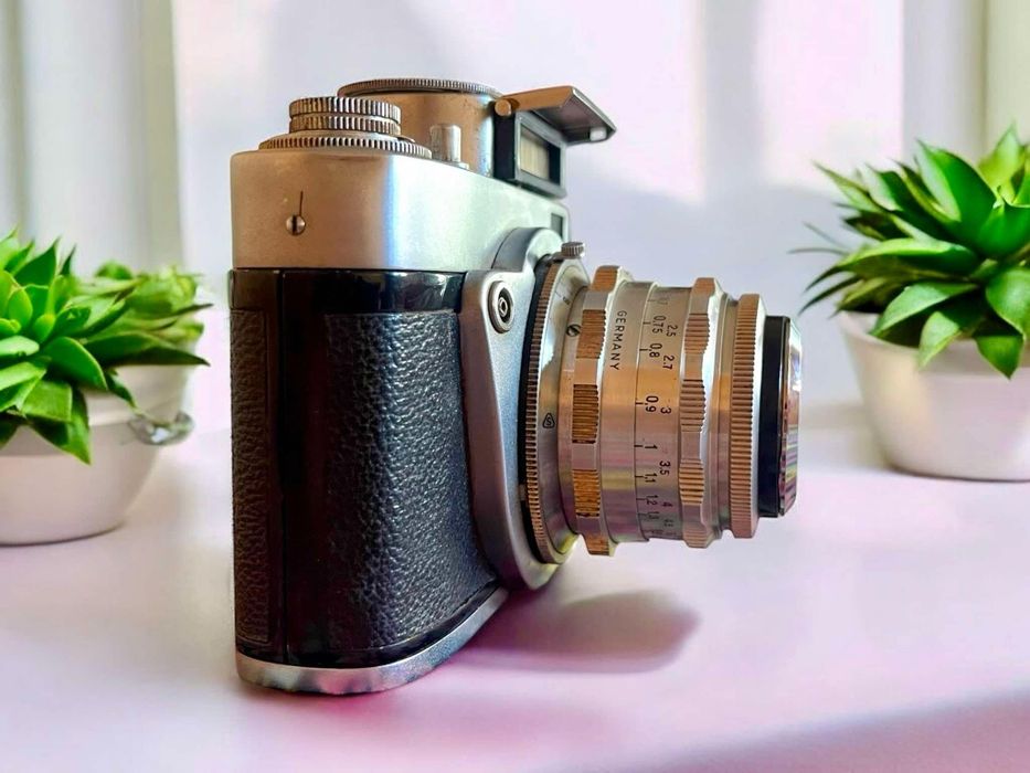 Фотоапарат с часовник