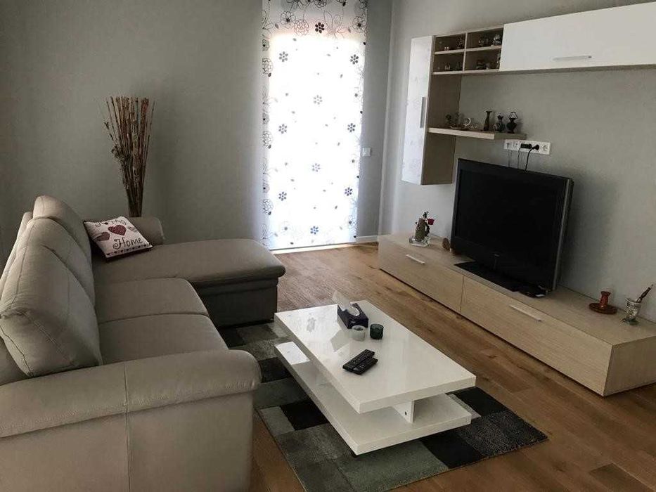 Proprietar, ofer spre inchiriere unei studente sau cuplu tanar apartament 2 camere Brasov bloc Cosmopolit langa Aula Universitatii