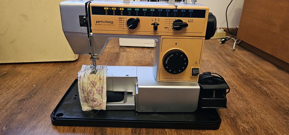Masina de cusut  Privileg super nutzstich