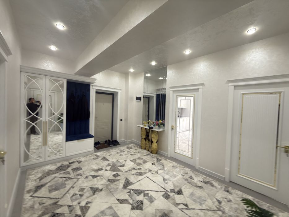 Продаётся шикарная 3-комнатная квартира со всеми удобствами.