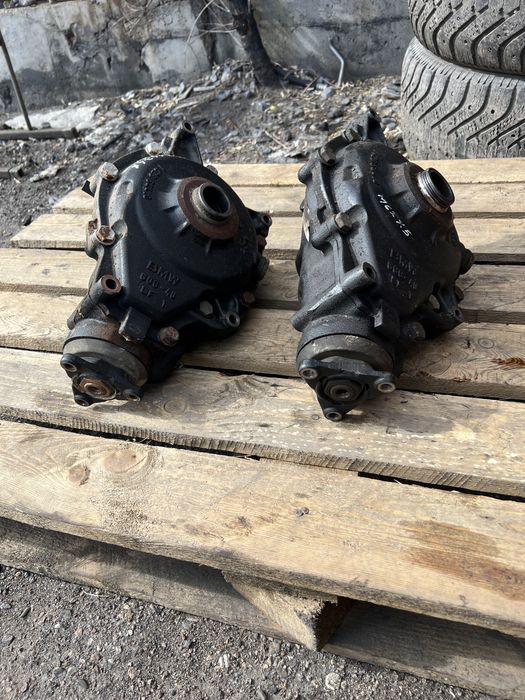 Редуктор передний на бмв М54 М62 е53 Х5 Х3