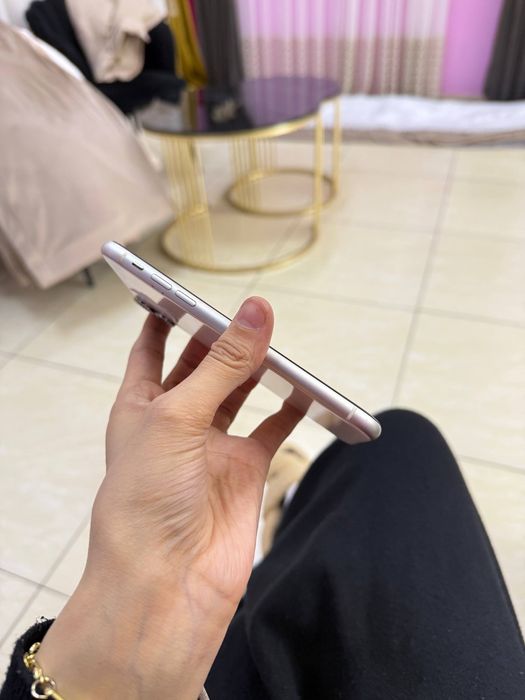 iPhone 11 ozi oladganla qlila