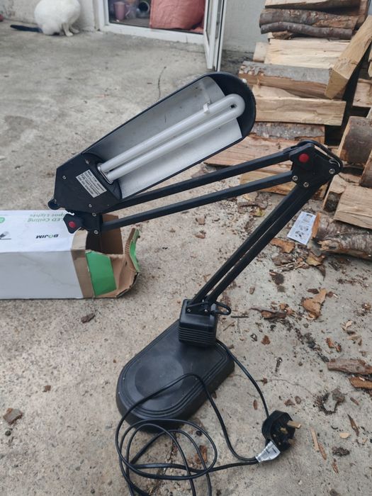 Lampa birou și tavan