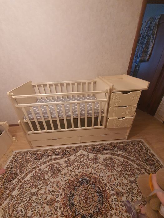 Продам детскую кроватку