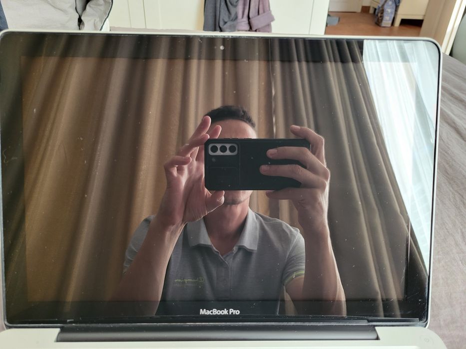 MacBook Pro 13' 16 RAM SSD Linux Mint