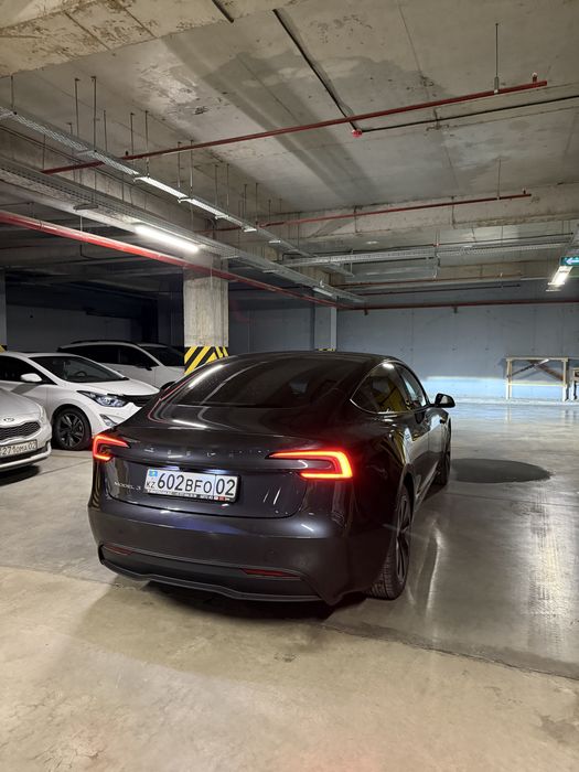 Тесла модел 3 2024