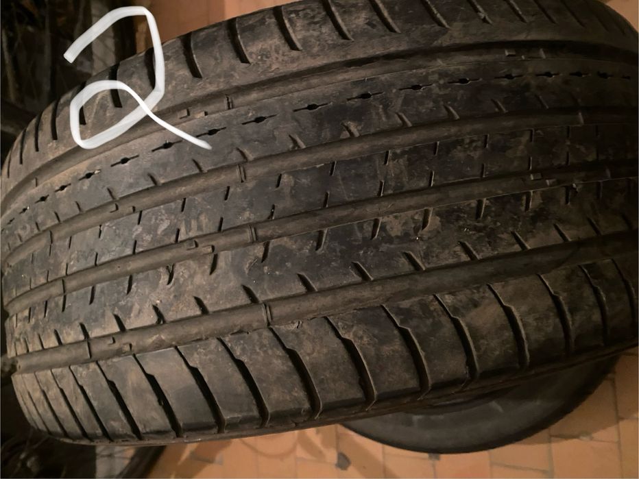 Продам Шины покрышки 235/45r18