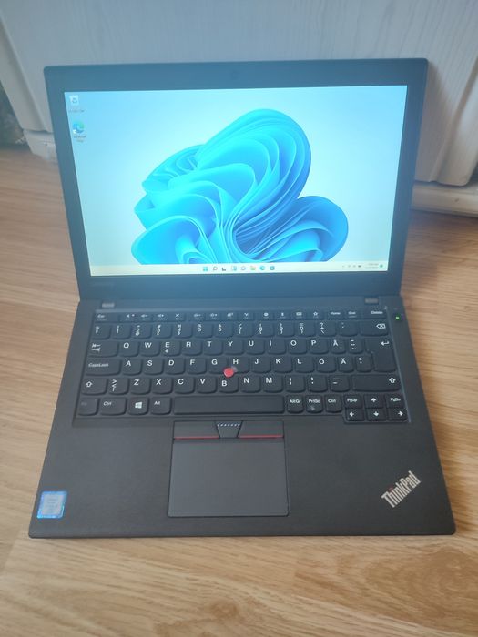 Laptop Lenovo X270 - i5-6300u/ 8gb ddr4/ 512Gb SSD/ Baterie OK